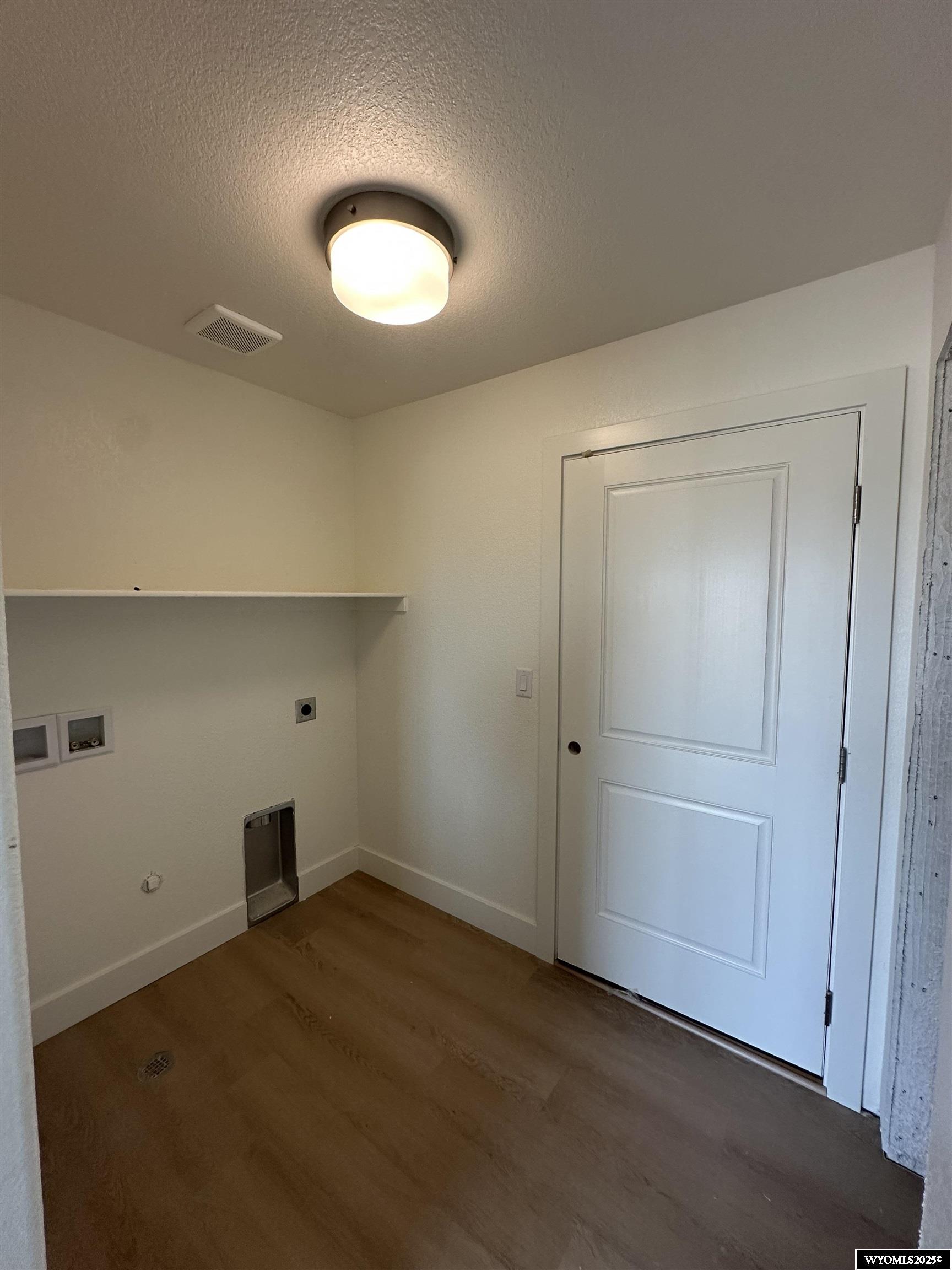 6570 Meadow Wind Way Mills, WY 82604 - Photo 10 of 17