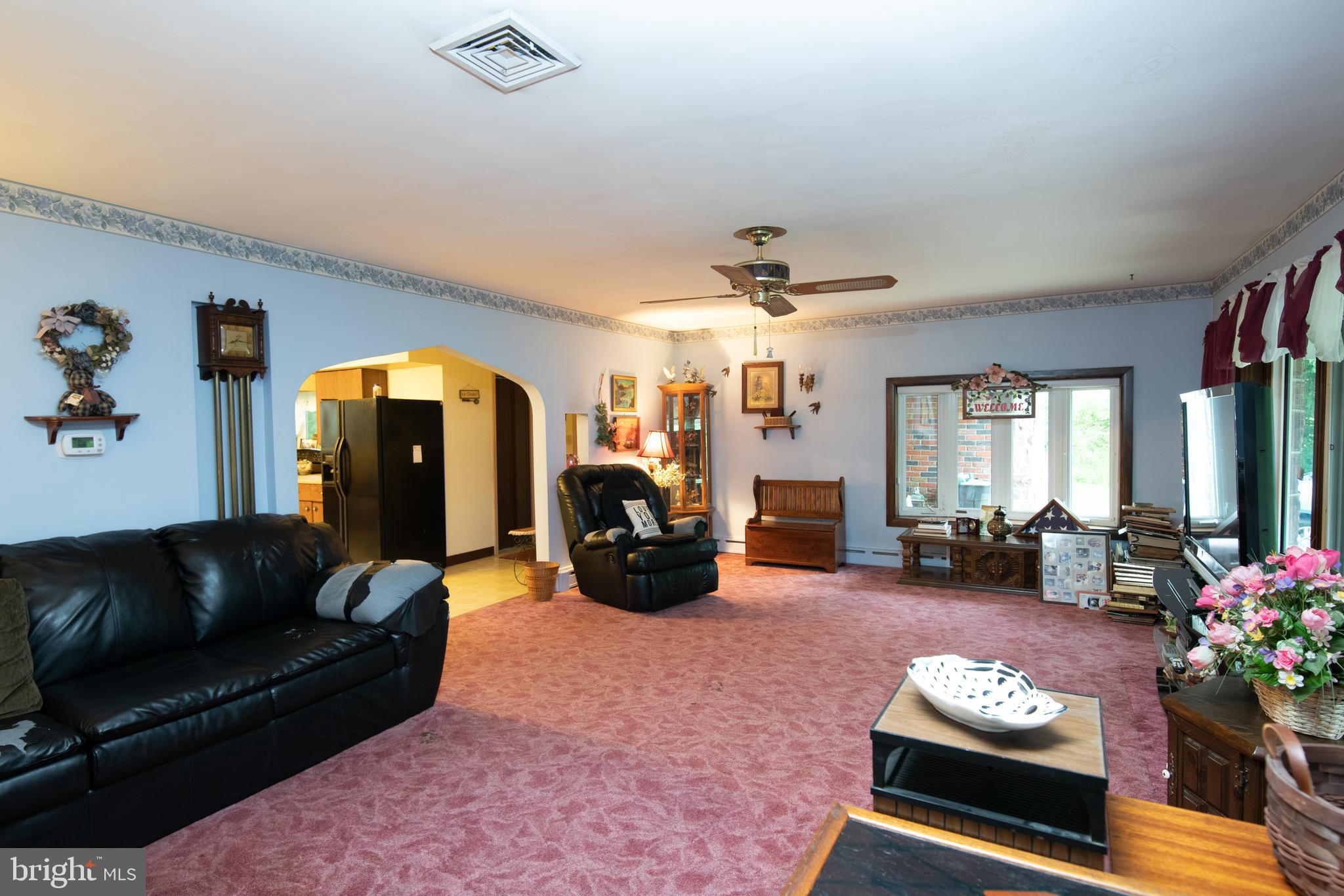 4836 Buckeye Road Emmaus, PA 18049 - Photo 4 of 25 Gallery Image 4