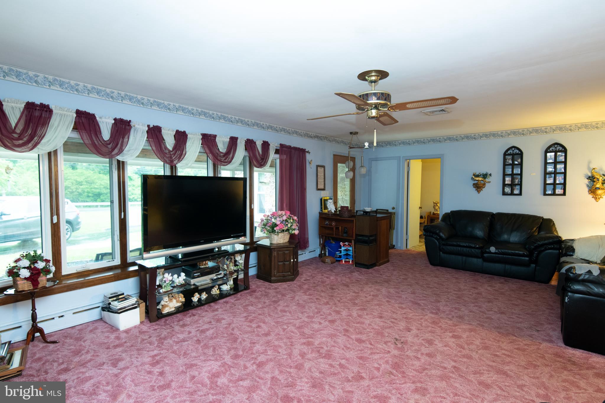 4836 Buckeye Road Emmaus, PA 18049 - Photo 5 of 25 Gallery Image 5