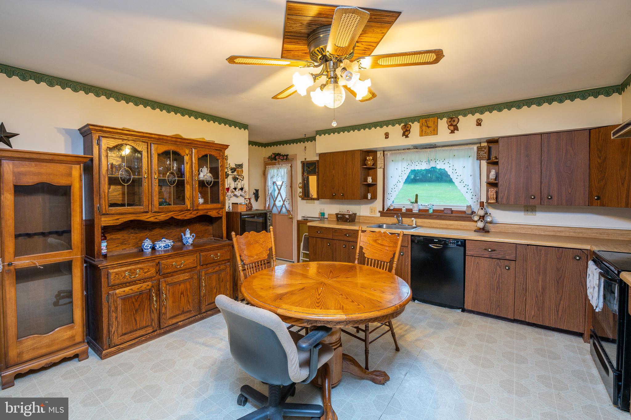4836 Buckeye Road Emmaus, PA 18049 - Photo 6 of 25 Gallery Image 6