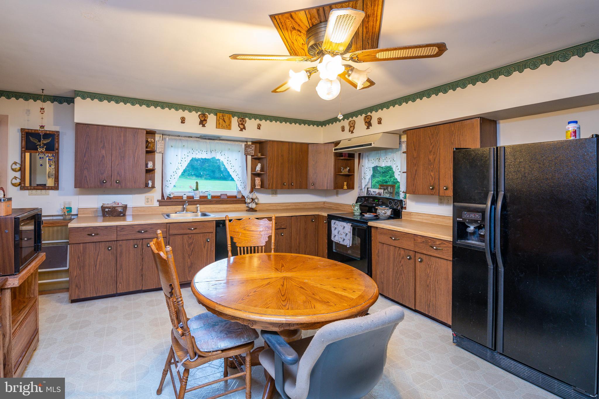 4836 Buckeye Road Emmaus, PA 18049 - Photo 8 of 25 Gallery Image 8