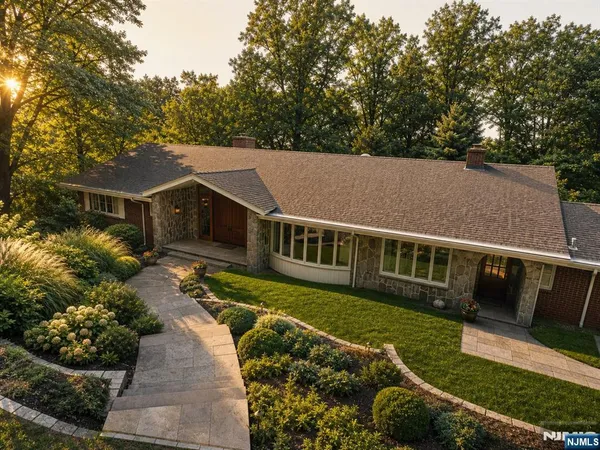 $3,099,000 | 3 Highwood Place, Alpine, NJ 07620