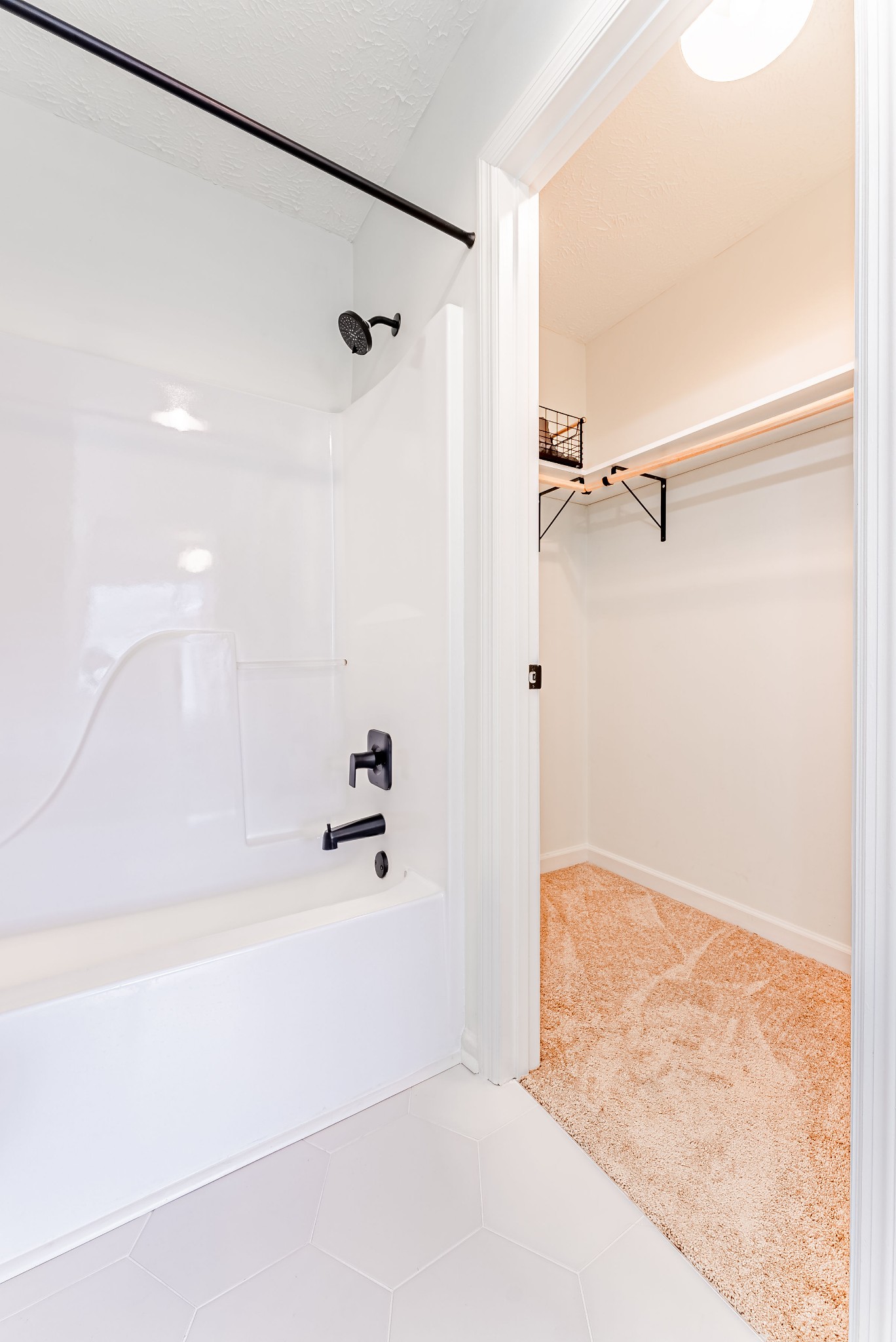 423 Compton Lane Franklin, TN 37069 - Photo 20 of 30 a bathroom with a shower