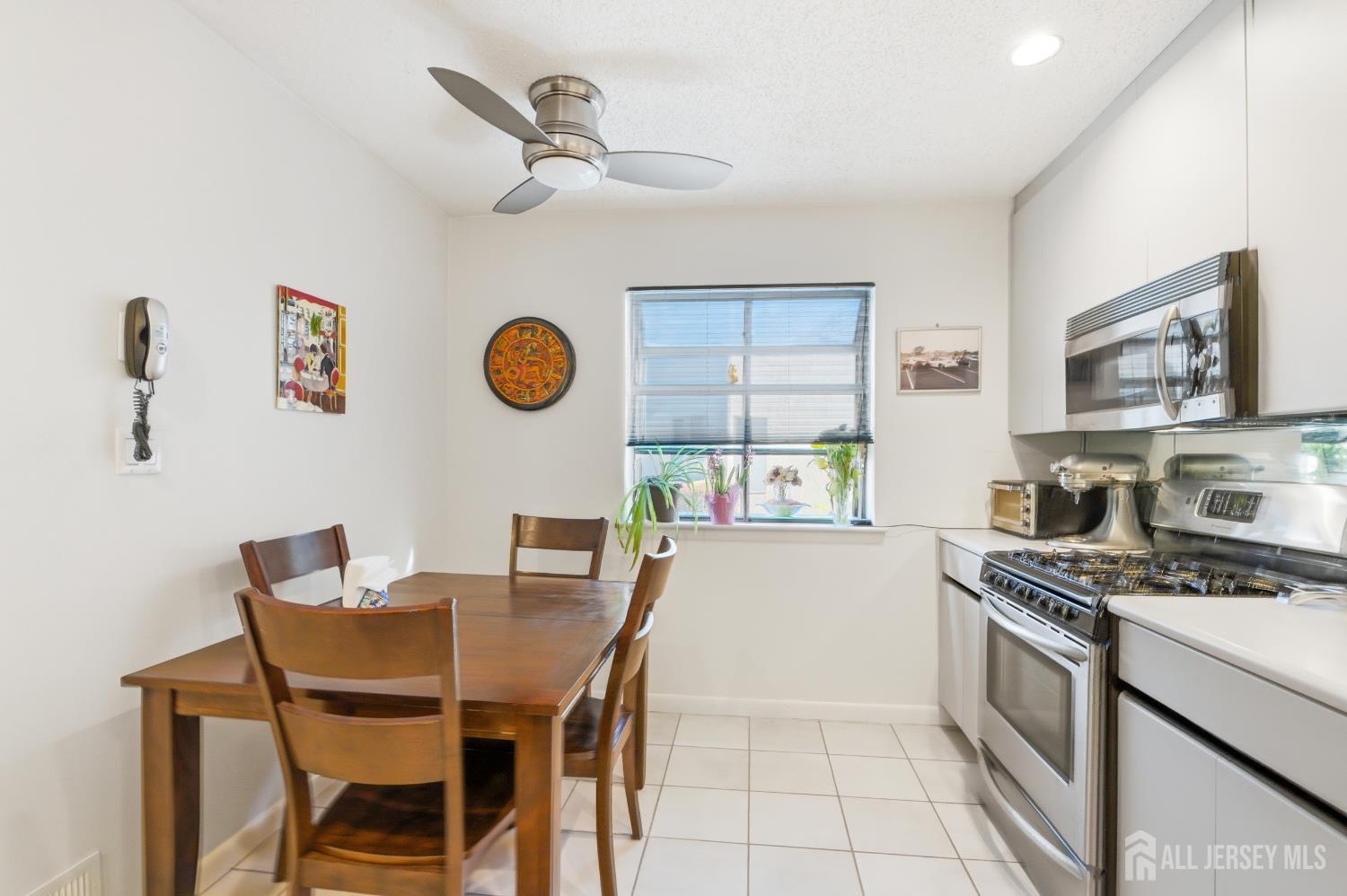 38 Carriage Place Edison, NJ 08820 - Photo 13 of 38