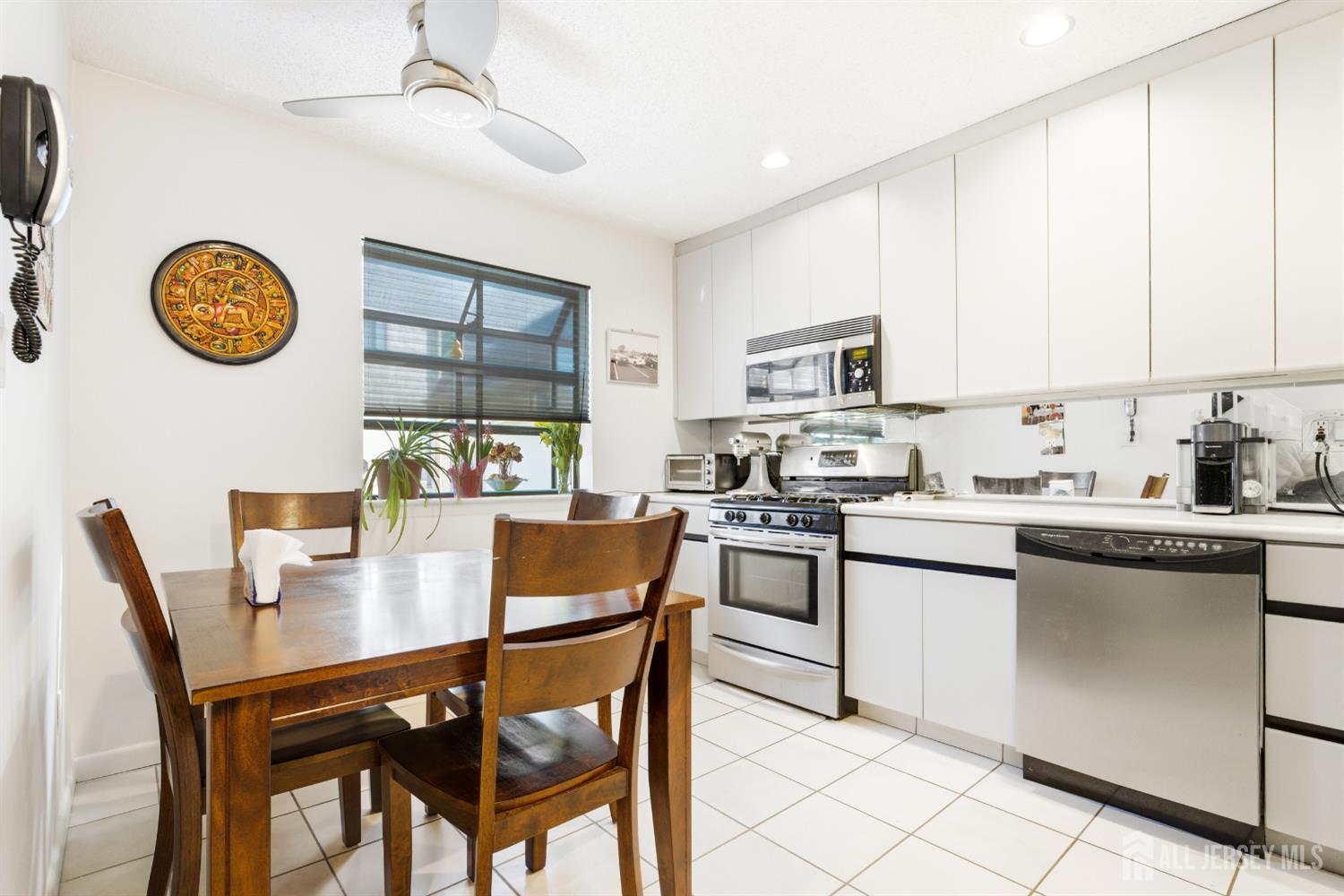 38 Carriage Place Edison, NJ 08820 - Photo 14 of 38