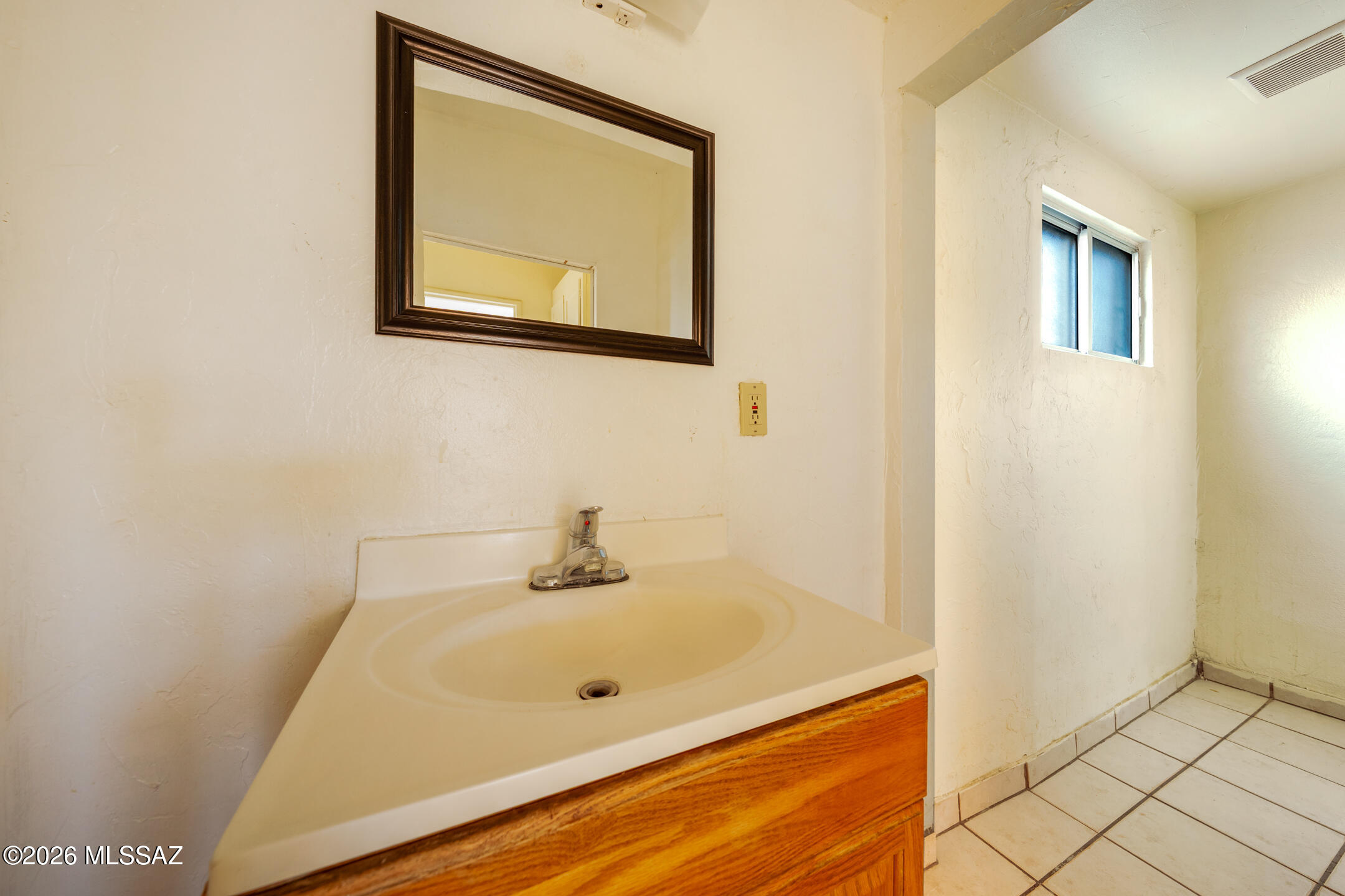 255 East Delta Road Tucson, AZ 85706 - Photo 11 of 17 Bath