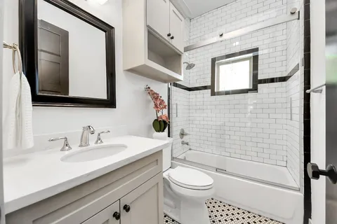 $799,999 | 1202 Archer Street, Houston, TX 77009