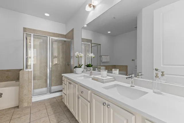 $799,000 | 200 River Landing Drive, Unit 210D, Daniel Island, SC 29492