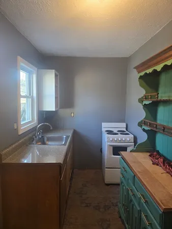 $1,500 | 19 Ashburnham Street, Unit BSMT, Fitchburg, MA 01420
