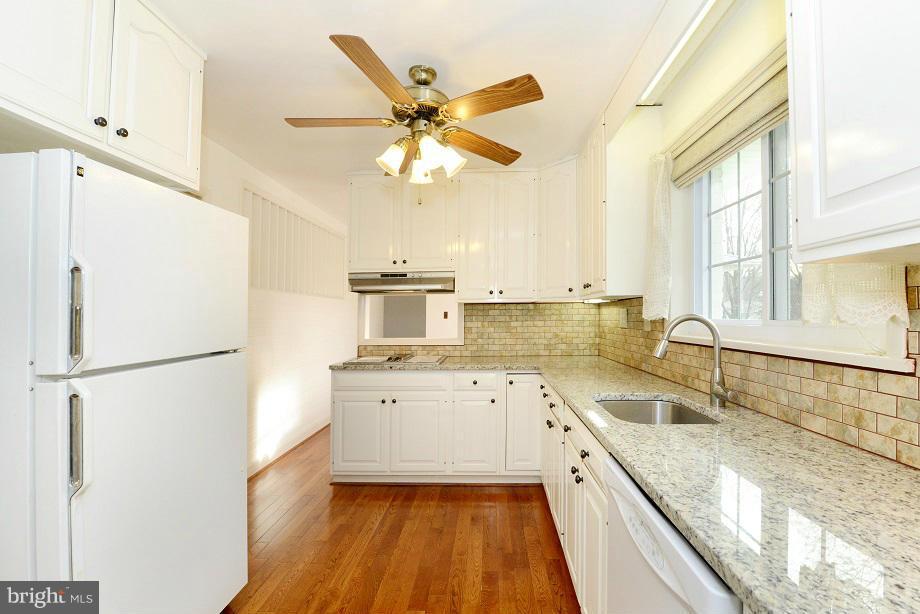 3215 Park View Road Chevy Chase, MD 20815 - Photo 3 of 26 Kitchen