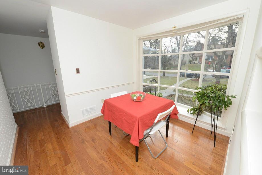3215 Park View Road Chevy Chase, MD 20815 - Photo 4 of 26 Breakfast room off kitchen