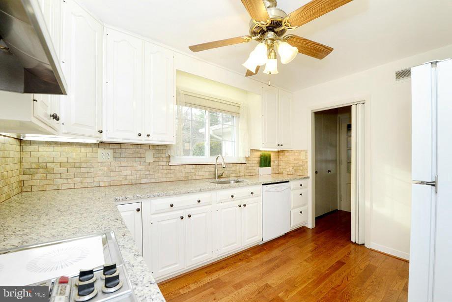 3215 Park View Road Chevy Chase, MD 20815 - Photo 5 of 26 Kitchen