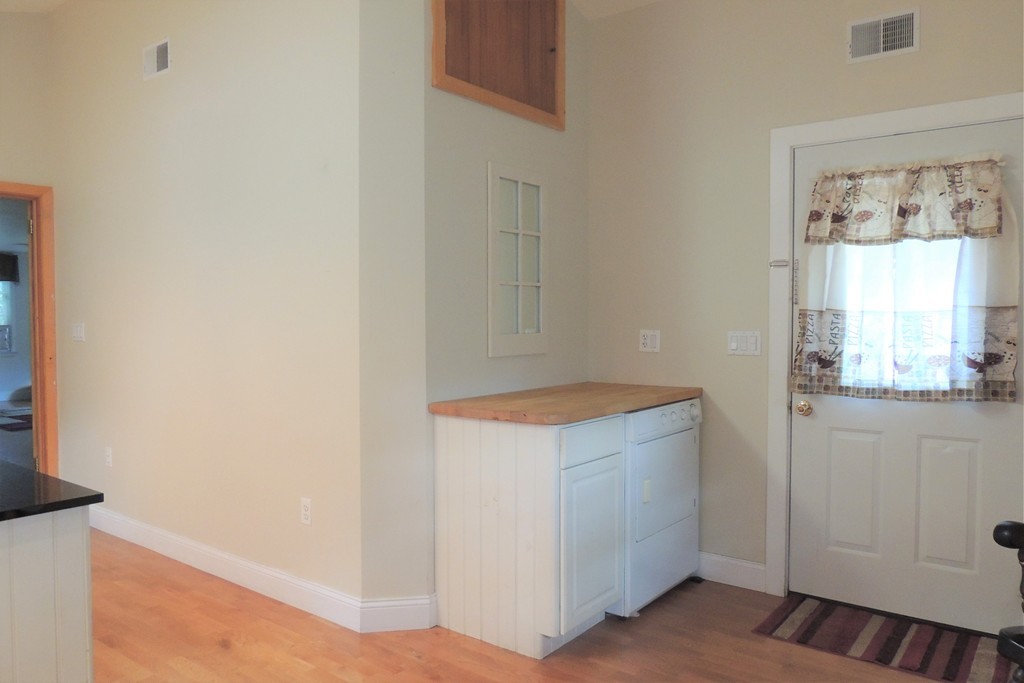 20 Keddy Street Springfield, MA 01109 - Photo 7 of 17 a utility room with a window