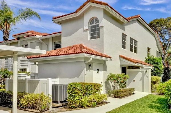 $349,000 | 7669 Springwater Place, Unit 202, Boynton Beach, FL 33437