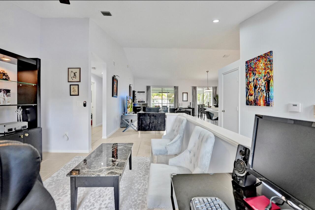 7669 Springwater Place, Unit 202 Boynton Beach, FL 33437 - Photo 18 of 60 7669 Springwater - 40