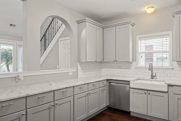 $2,500 | 1323 Island Ridge Drive, Memphis, TN 38103