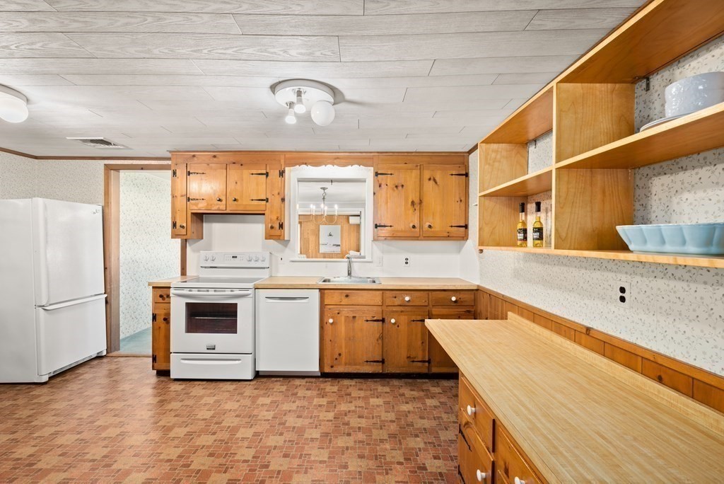 144 Sheffield Road Waltham, MA 02451 - Photo 10 of 30