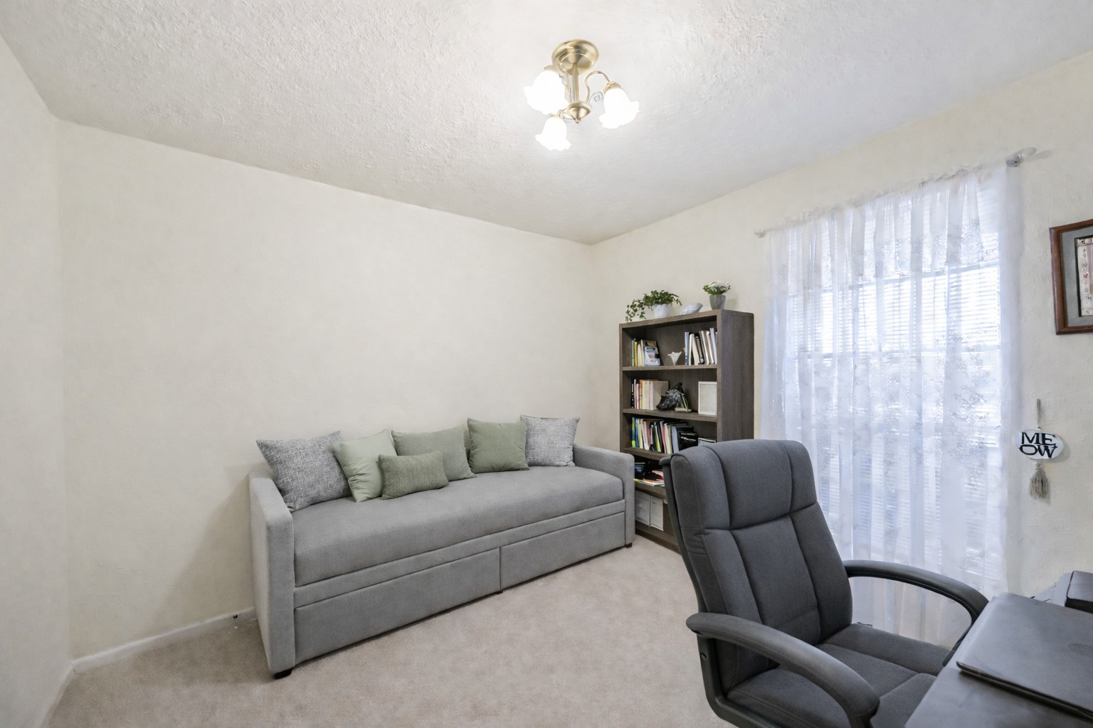 2415 Heather Street Highlands, TX 77562 - Photo 17 of 29 3rd bed, currently being used as an office. Virtually Staged.