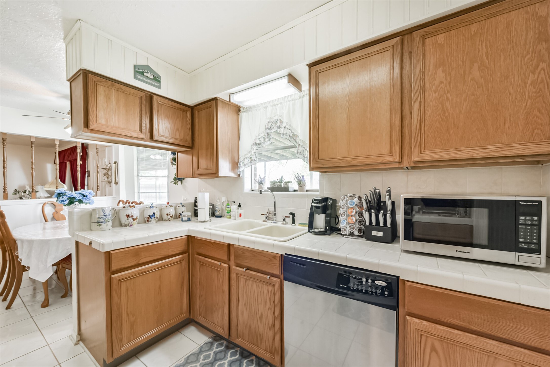 2415 Heather Street Highlands, TX 77562 - Photo 10 of 29