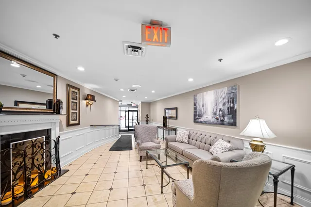 $299,000 | 501 Lake Hinsdale Drive, Unit 207, Willowbrook, IL 60527