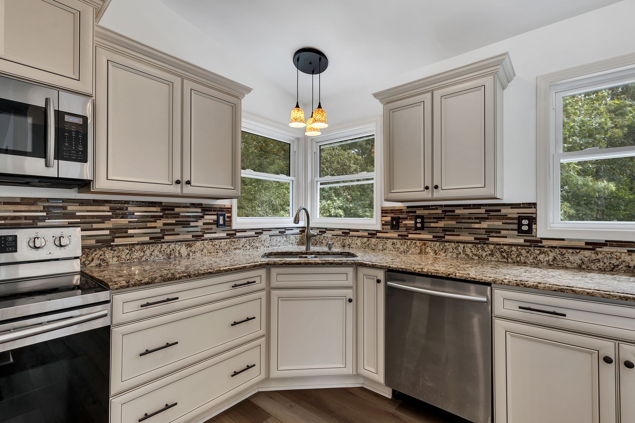 1450 Southside Road Southside, TN 37171 - Photo 14 of 41 a kitchen with stainless steel appliances granite countertop cabinets and a sink