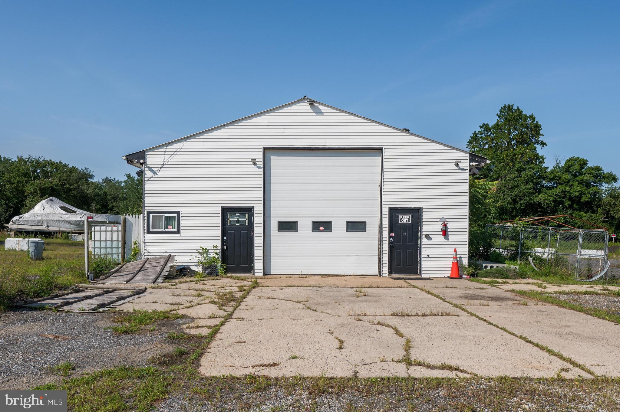 773 Watsontown Road Berlin, NJ 08009 - Photo 12 of 20 a front view of a house with a yard