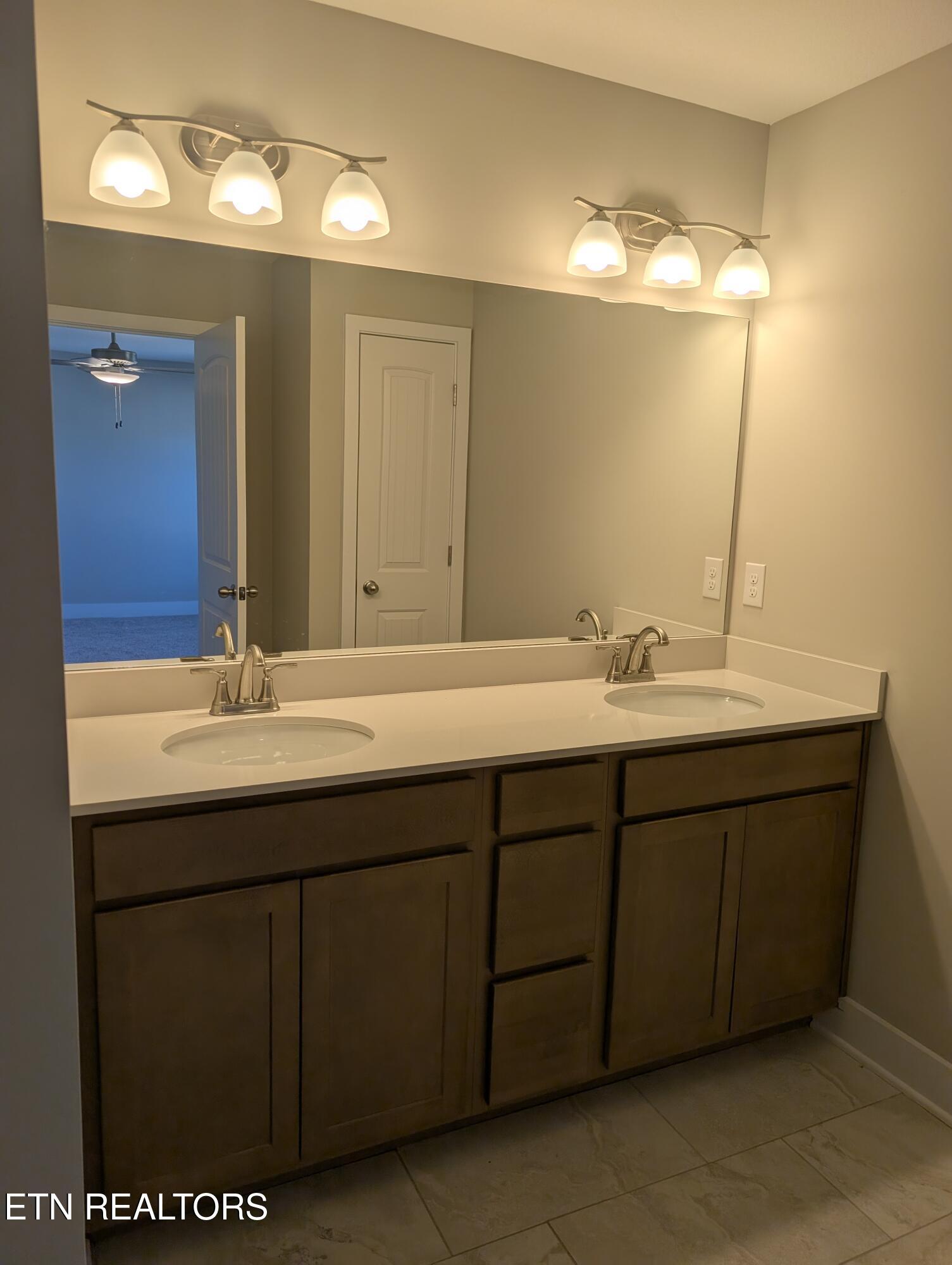 109 Kirbyberry Road, Unit LOT 42B Oak Ridge, TN 37830 - Photo 16 of 47 Primary bath