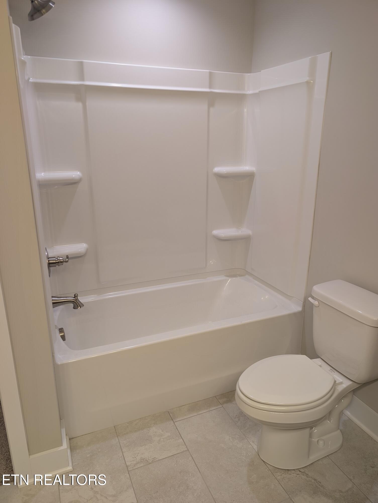 109 Kirbyberry Road, Unit LOT 42B Oak Ridge, TN 37830 - Photo 25 of 48 Full bathroom