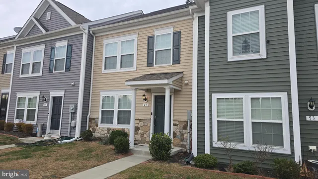 $266,500 | 49 Darien Drive, Bunker Hill, WV 25413