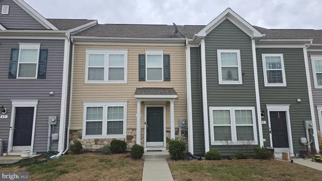 $259,900 | 49 Darien Drive, Bunker Hill, WV 25413