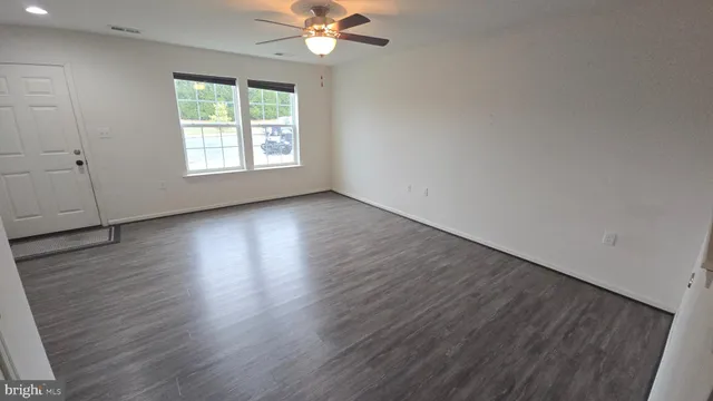 $259,900 | 49 Darien Drive, Bunker Hill, WV 25413