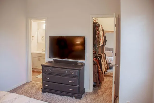 $205,000 | 5984 North Kansas Avenue, Gladstone, MO 64119