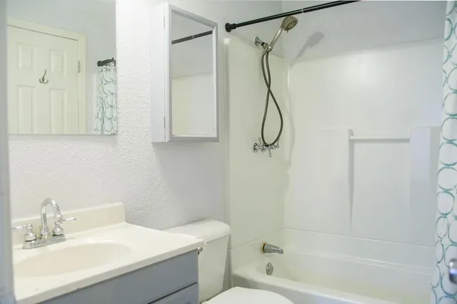 $205,000 | 5984 North Kansas Avenue, Gladstone, MO 64119