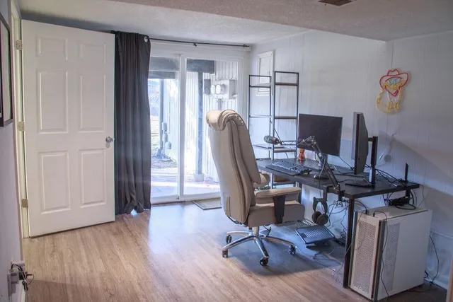 $205,000 | 5984 North Kansas Avenue, Gladstone, MO 64119