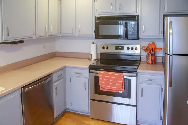 $205,000 | 5984 North Kansas Avenue, Gladstone, MO 64119