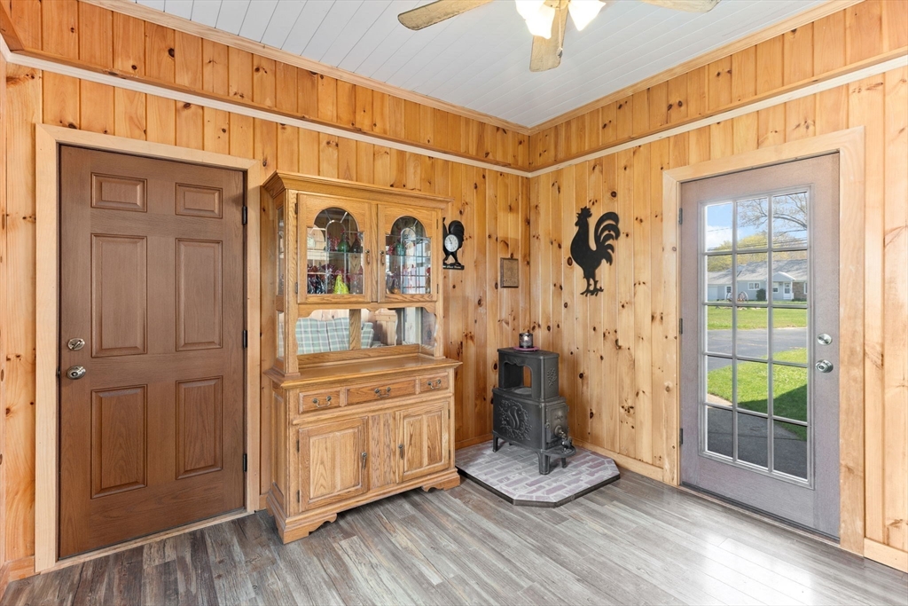 136 Old Fall River Road Swansea, MA 02777 - Photo 14 of 41 Gallery Image 14