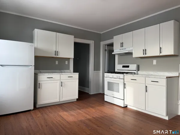 $1,995 | 130 West Avenue, Unit 3, Stratford, CT 06615
