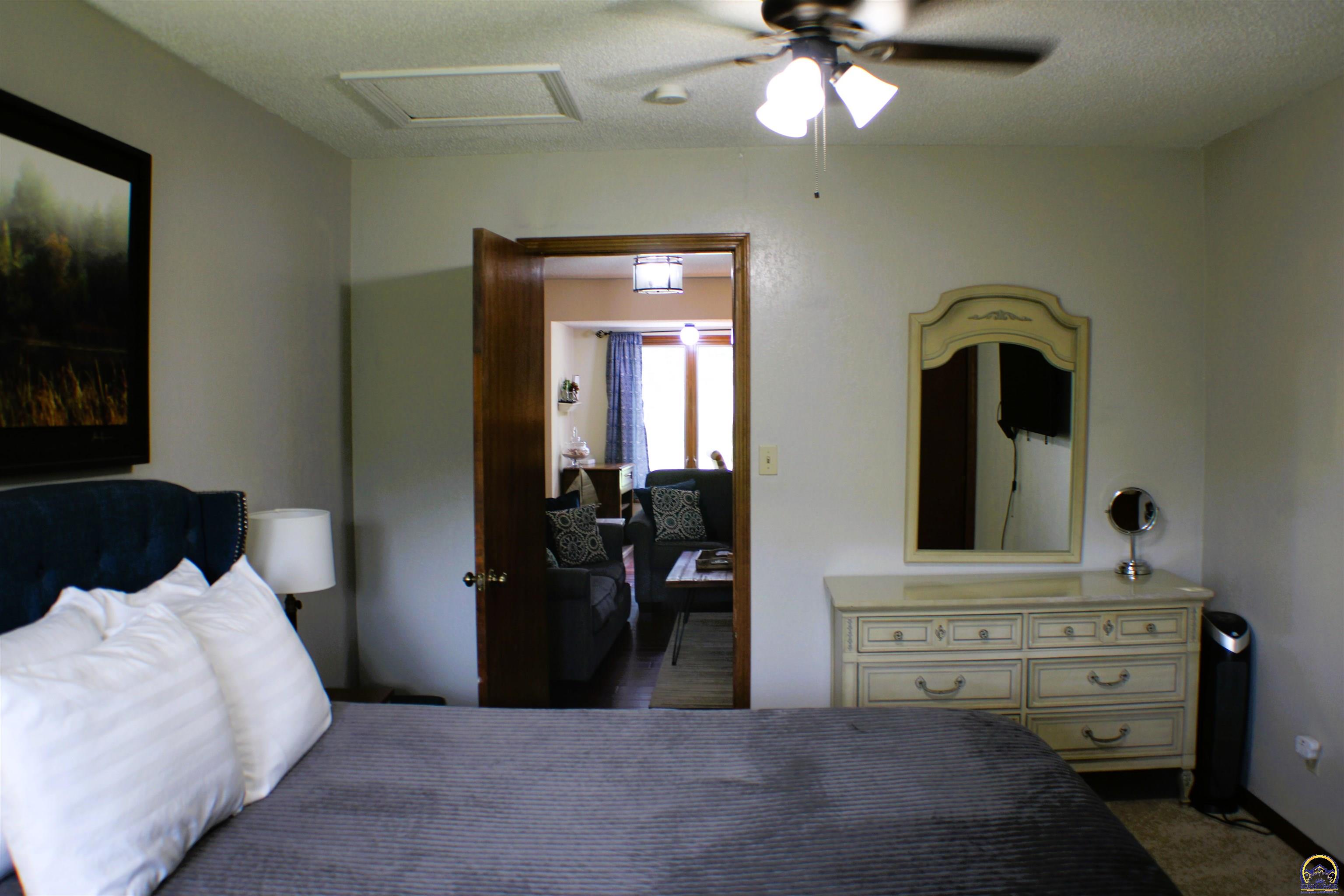 6257 West Lake Road Meriden, KS 66512 - Photo 60 of 77 guest house