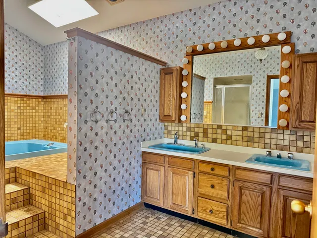 $496,000 | 620 South Norbury Avenue, Lombard, IL 60148