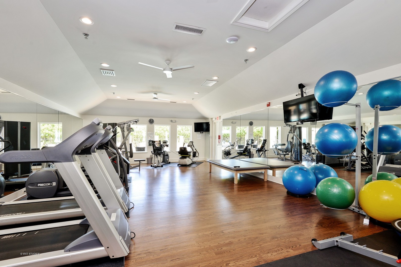 2041 Royal Ridge Drive Northbrook, IL 60062 - Photo 24 of 30