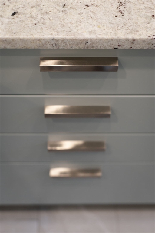 34 Constitution Way, Unit D Marblehead, MA 01945 - Photo 10 of 33 a close view of stove