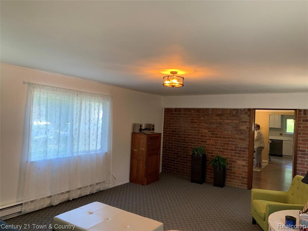 4927 Rioview Drive Clarkston, MI 48346 - Photo 4 of 20