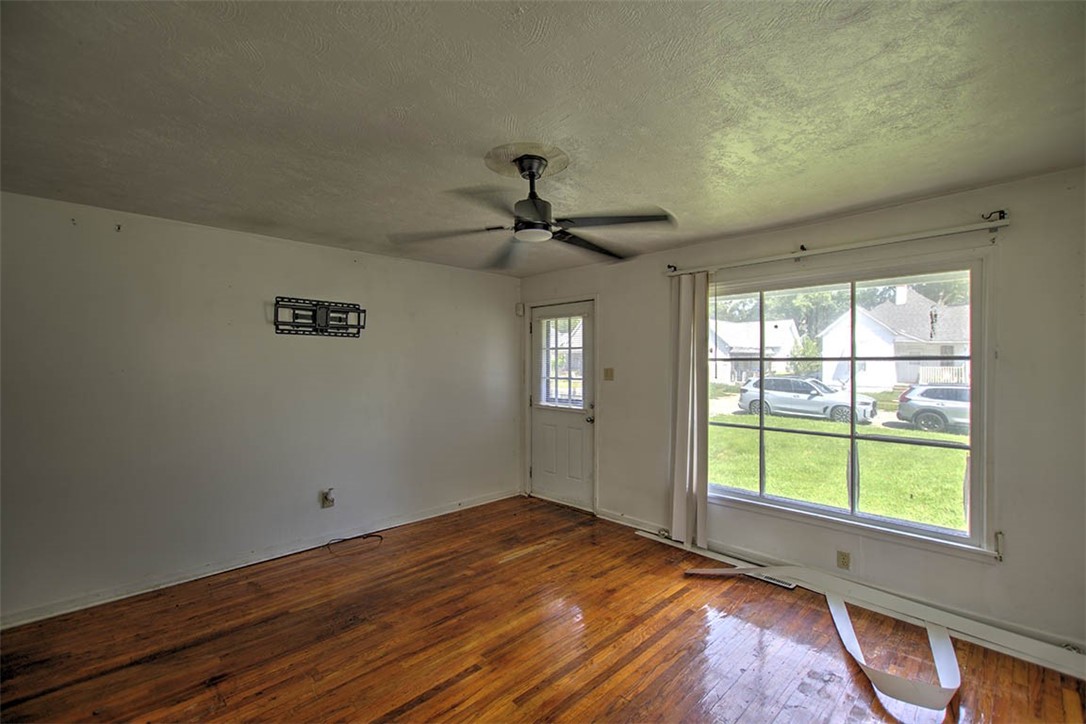933 West Division Street Decatur, IL 62526 - Photo 5 of 15