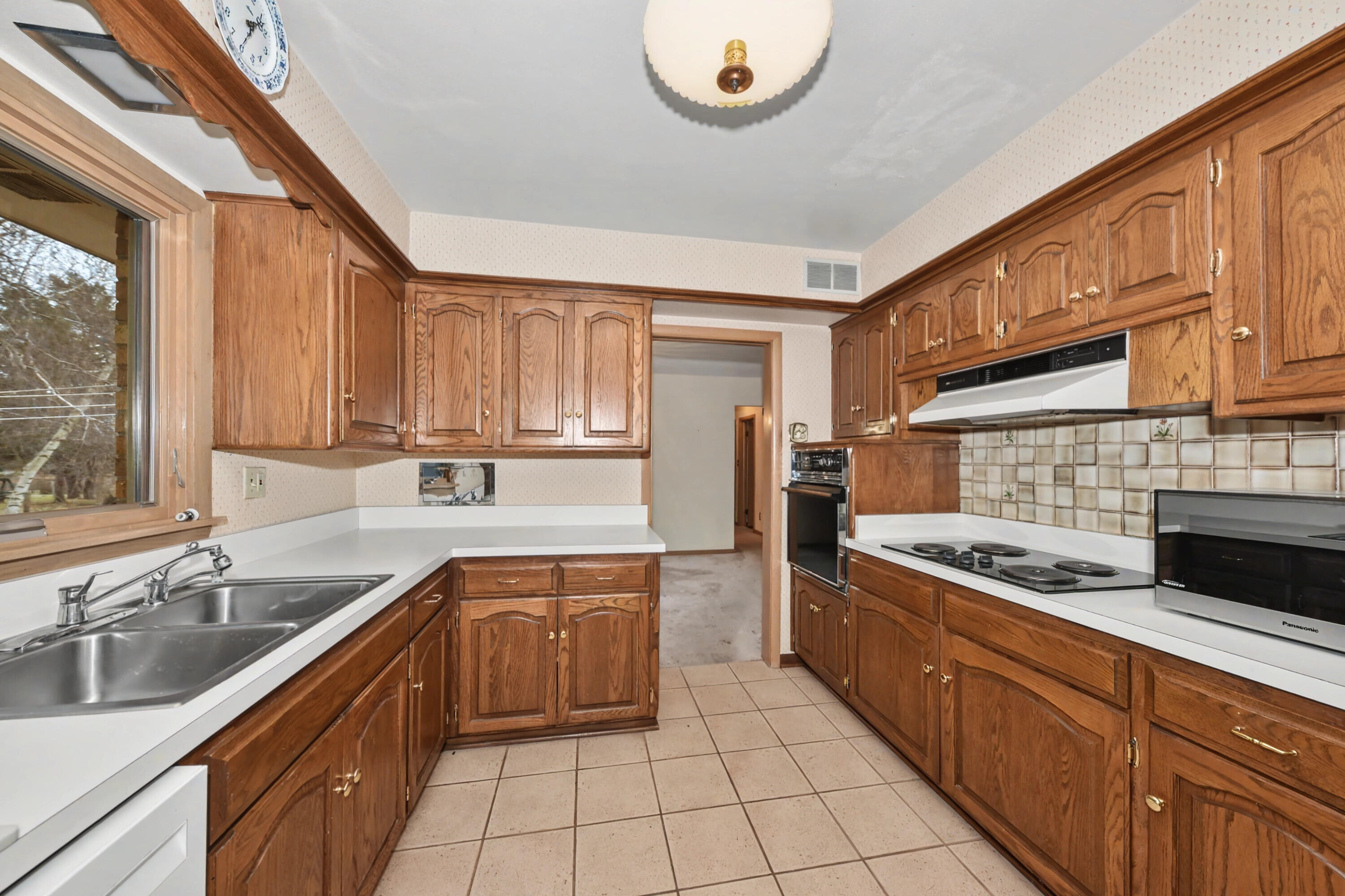 4260 North 163rd Street Brookfield, WI 53005 - Photo 14 of 38 12_EUP_6423