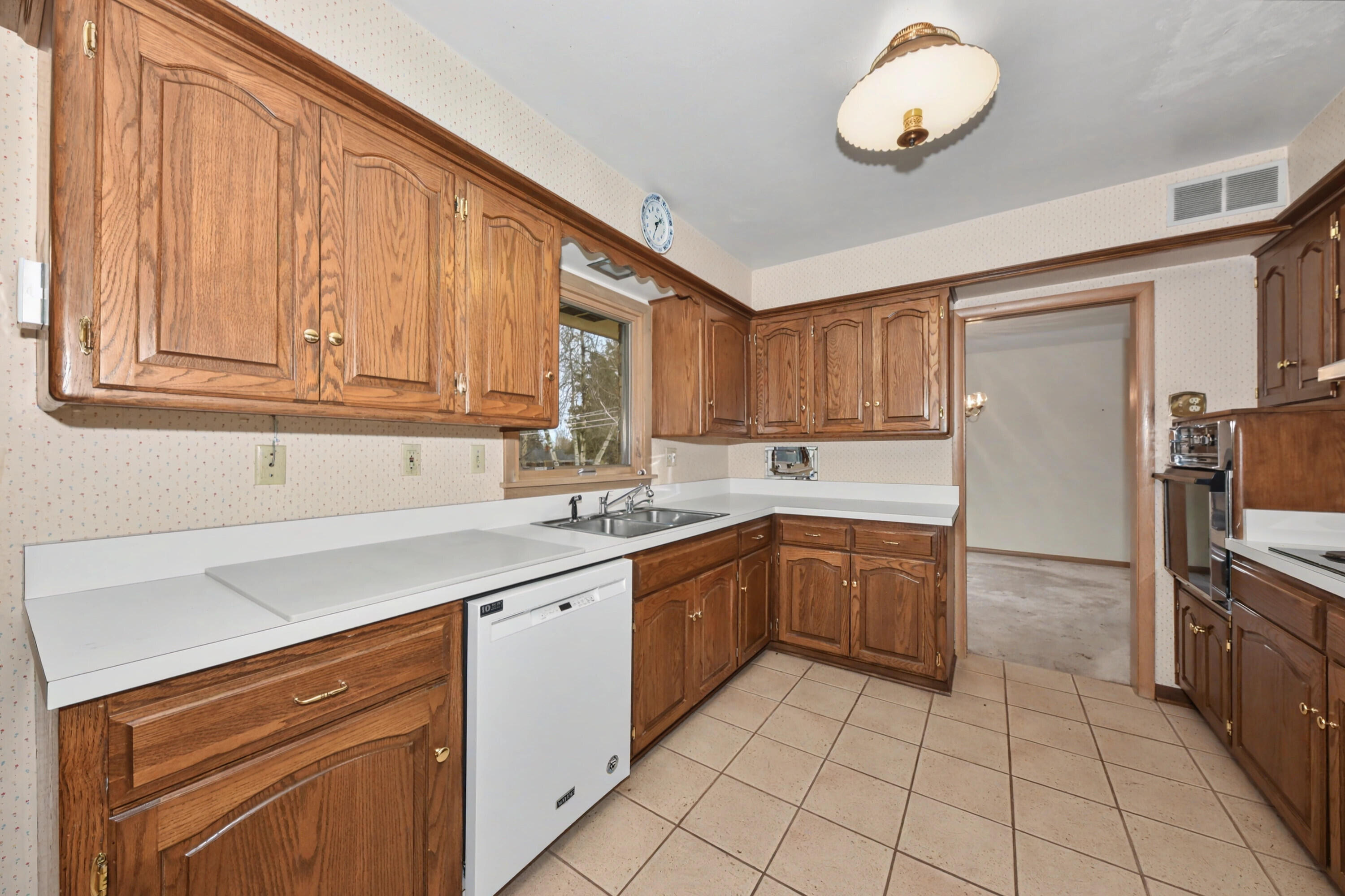 4260 North 163rd Street Brookfield, WI 53005 - Photo 15 of 38 13_EUP_6424