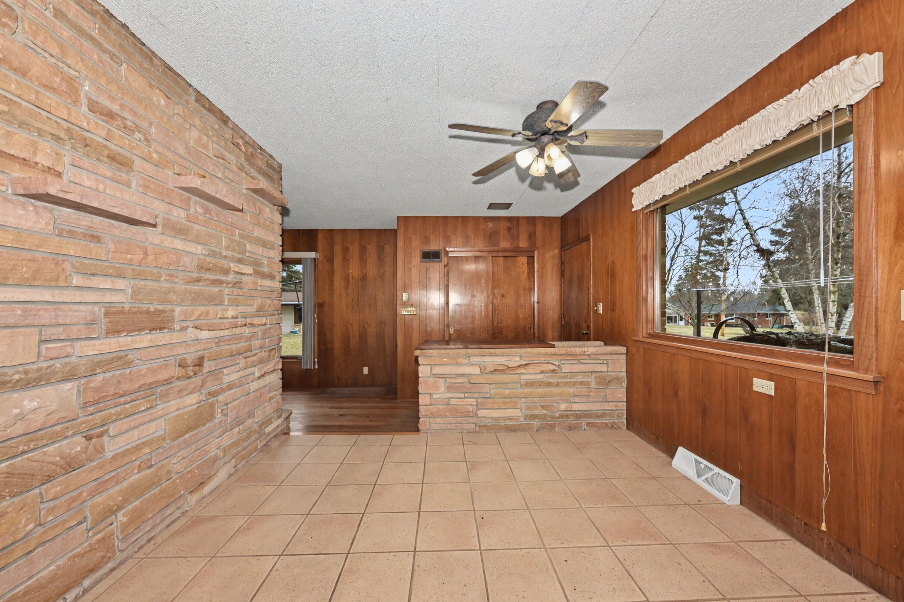 4260 North 163rd Street Brookfield, WI 53005 - Photo 17 of 38 15_EUP_6426