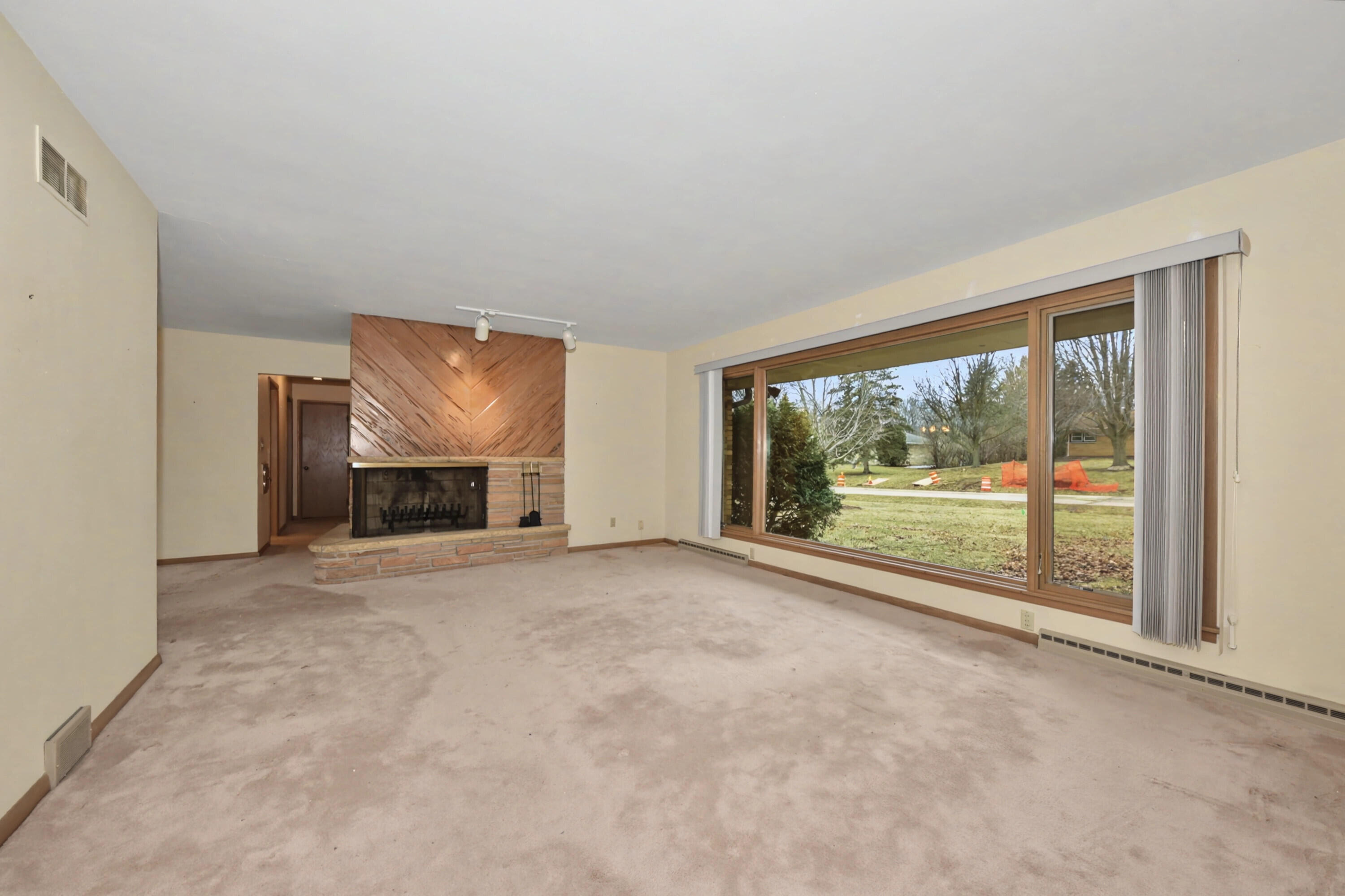 4260 North 163rd Street Brookfield, WI 53005 - Photo 4 of 38 02_EUP_6412