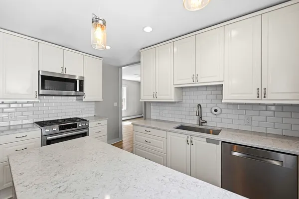 $2,800 | 24 Cameron Avenue, Unit 2, Cambridge, MA 02140