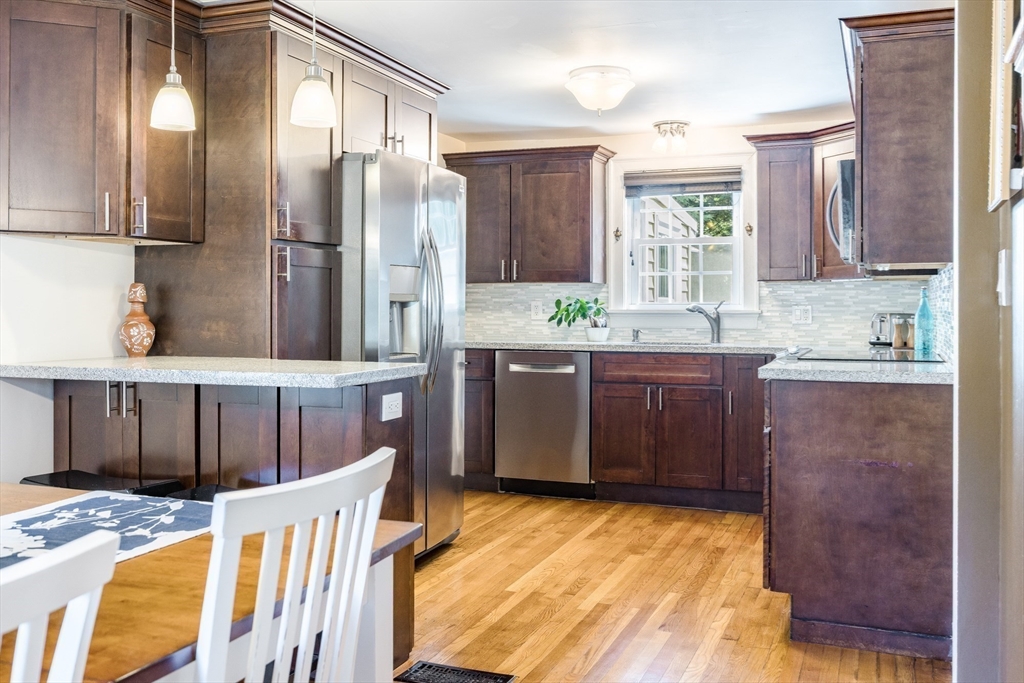 18 Wescroft Road Reading, MA 01867 - Photo 13 of 42 Gallery Image 13