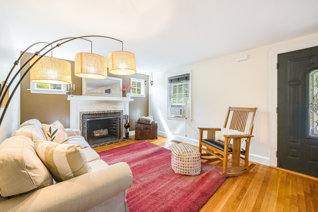 18 Wescroft Road Reading, MA 01867 - Photo 14 of 42 Gallery Image 14